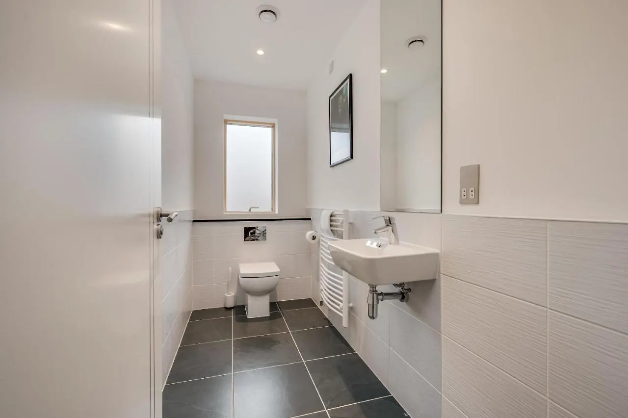 Premium Corporate & Family-Friendly Apartment In Belfast