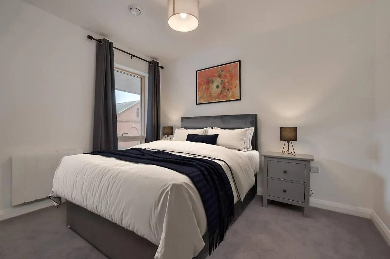 Premium Corporate & Family-Friendly Apartment In Belfast