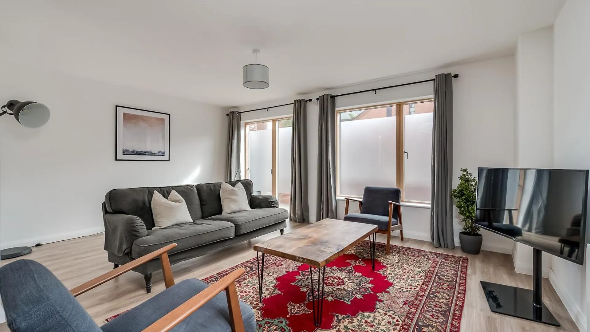 Premium Corporate & Family-Friendly Apartment In Belfast