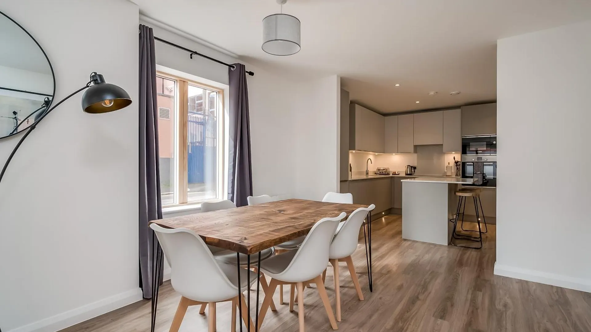 Premium Corporate & Family-Friendly Apartment In Belfast