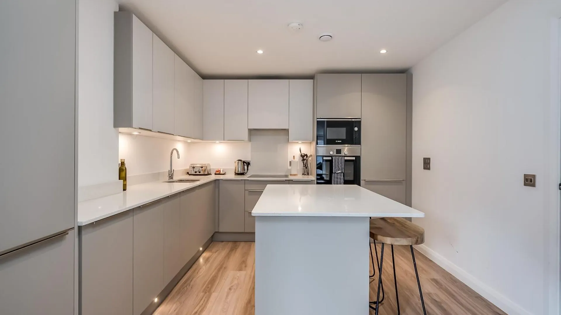 Premium Corporate & Family-Friendly Apartment In Belfast