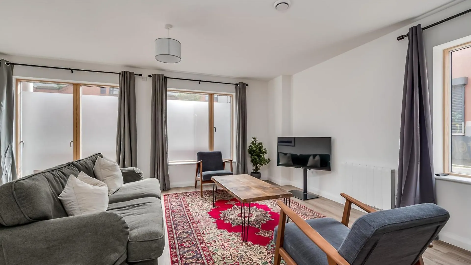 Premium Corporate & Family-Friendly Apartment In Belfast
