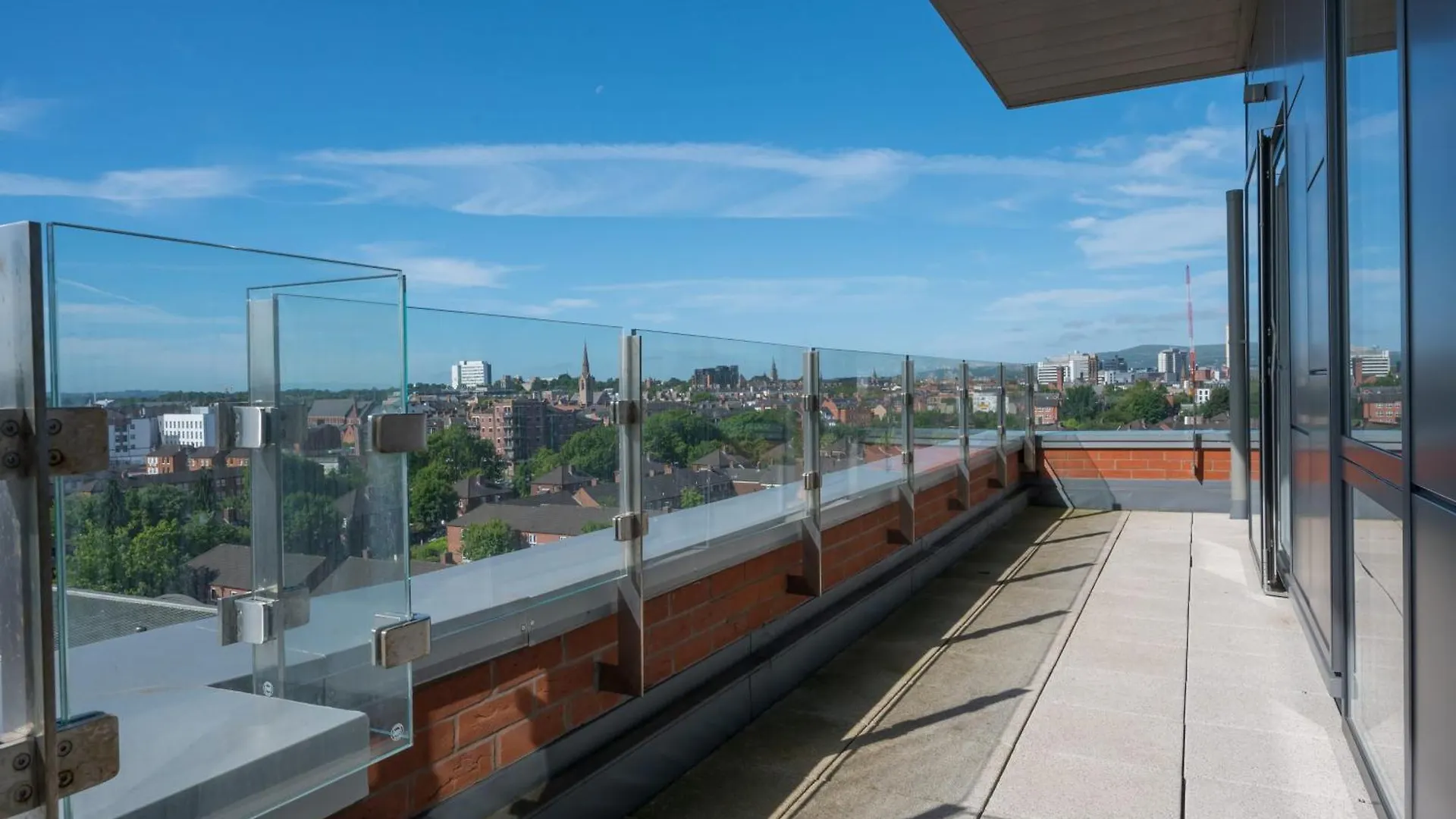 Premium Corporate & Family-Friendly Apartment In Belfast