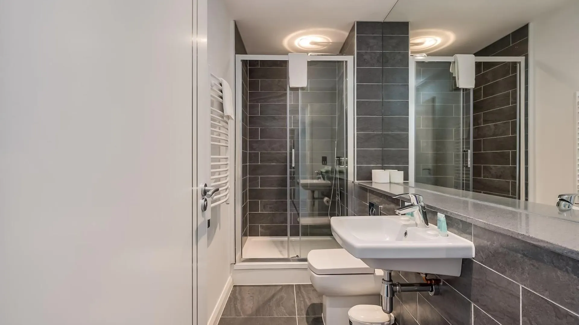 Premium Corporate & Family-Friendly Apartment In Belfast