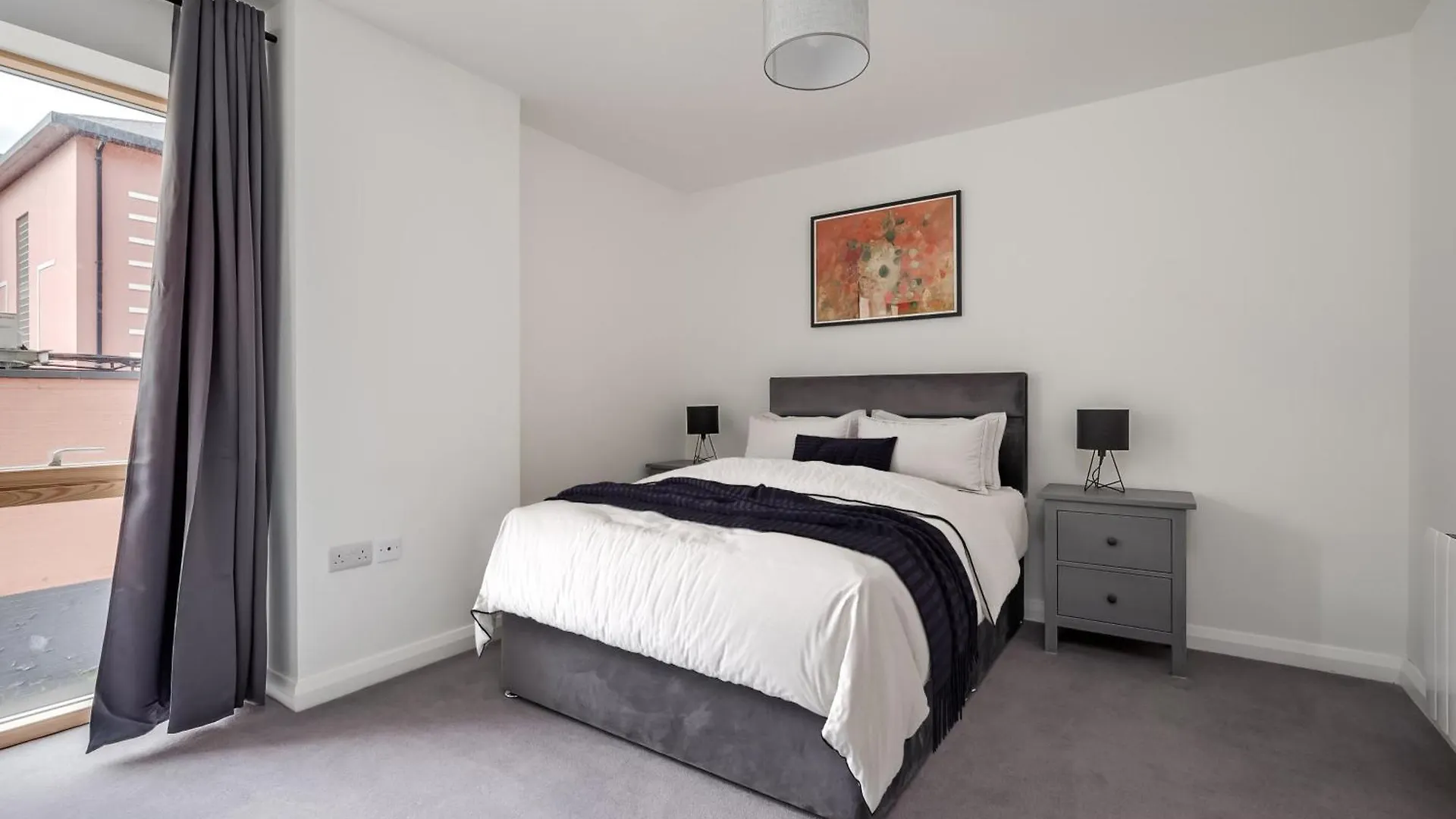 Premium Corporate & Family-Friendly Apartment In Belfast