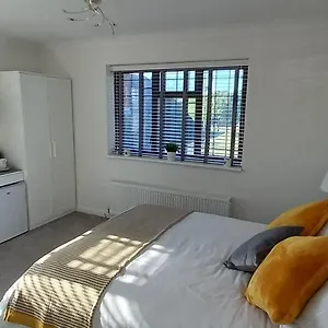 https://barn-farm-guest-house.cambridgehotelsuk.com