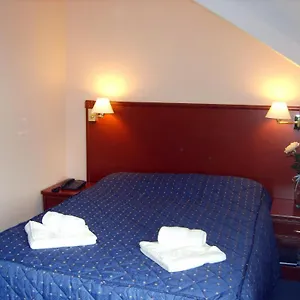 https://the-town-house-cardiff.cardiffhotelswales.com