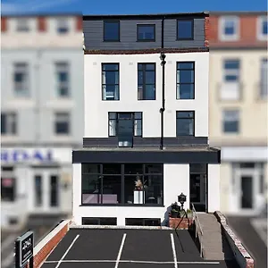 https://hotel242.hotelsin-chester.com